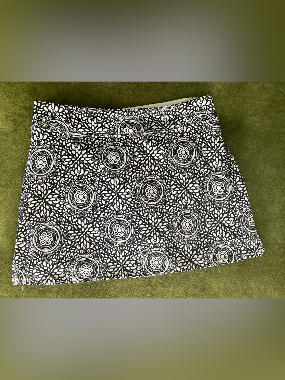lola  Black & White Mod Design Skirt Skort  Size Small